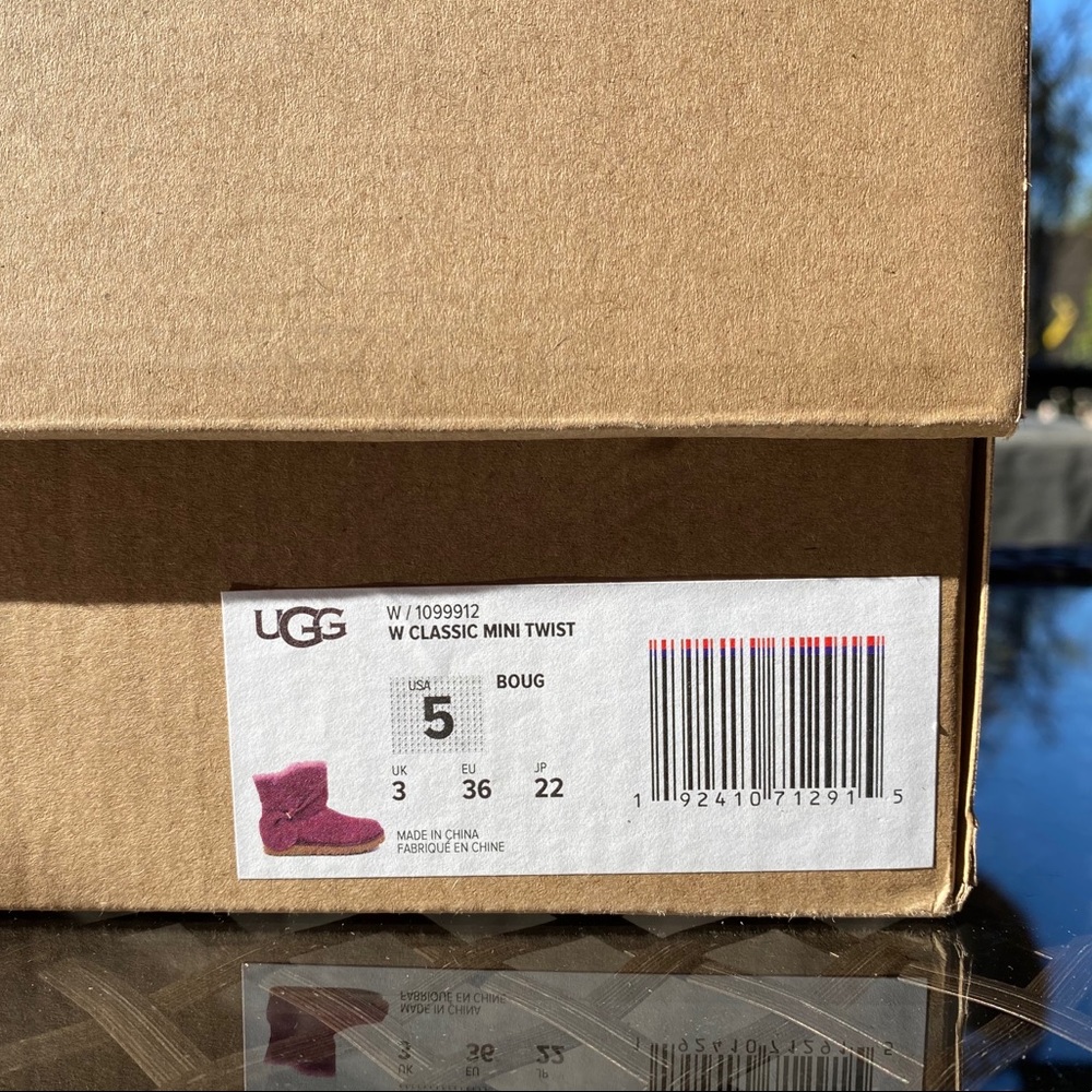 NWT Ugg Classic Mini Twist Boot - Picture 11 of 11